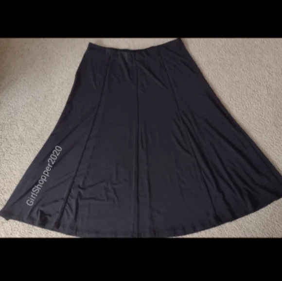 🐸Flowy Black Skirt - Picture 6 of 7